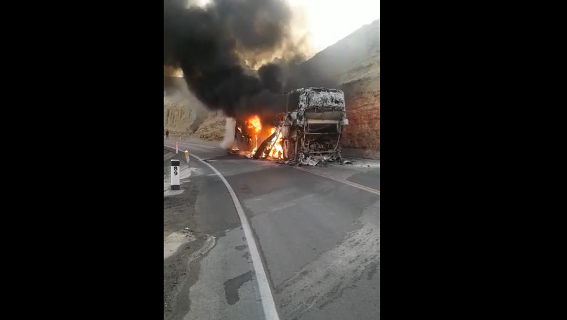 Bus Interprovincial Se Incendia En Carretera Talara El Alto Noticias