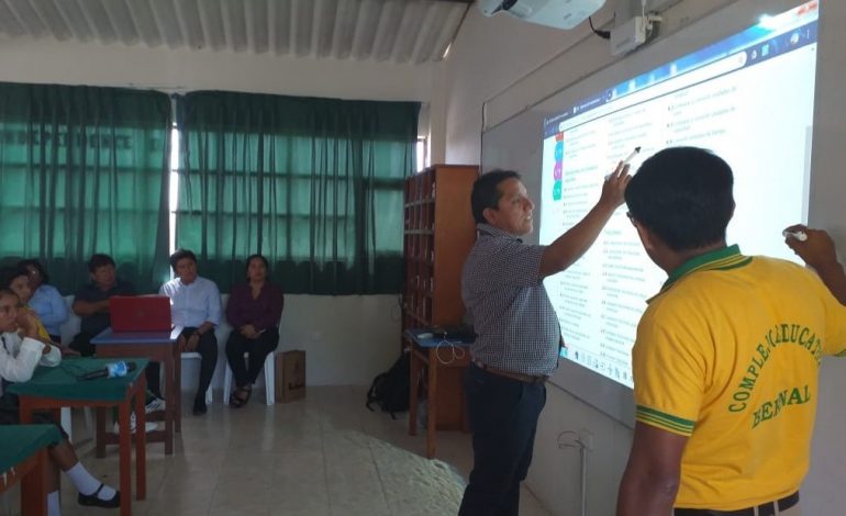 I.E. Complejo Educativo de Bernal ya cuenta con proyectores interactivos