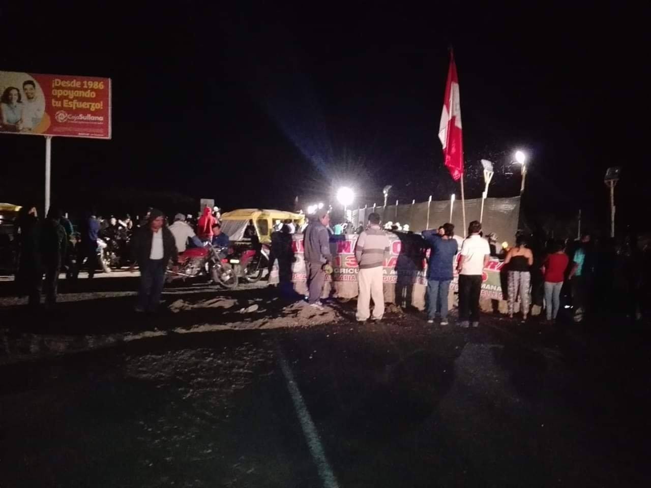 Piura: agricultores bloquean carreteras de la región para exigir atención del gobierno