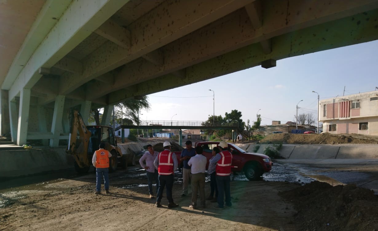Deficiencias en compactación ponen en riesgo obra de canal Vía de Sullana