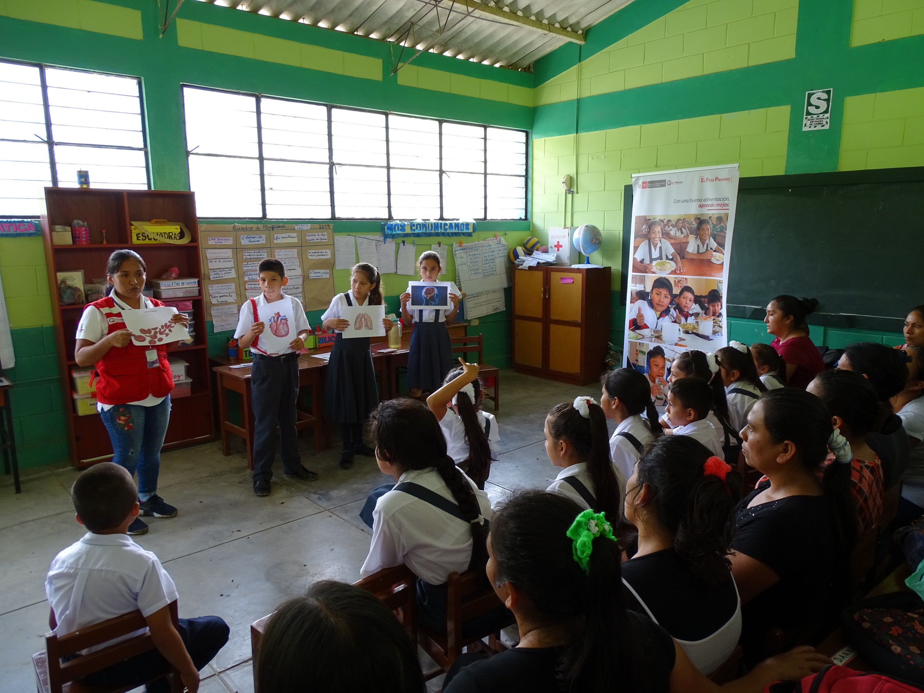 Colegios de Suyo ejecutan proyectos de aprendizaje para erradicar y prevenir la anemia
