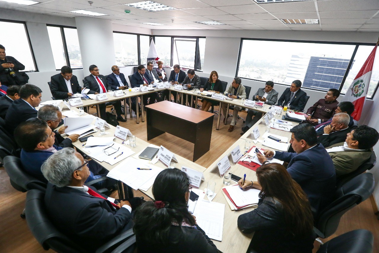 Articulan acciones para el cierre de brechas en acceso a servicios básicos