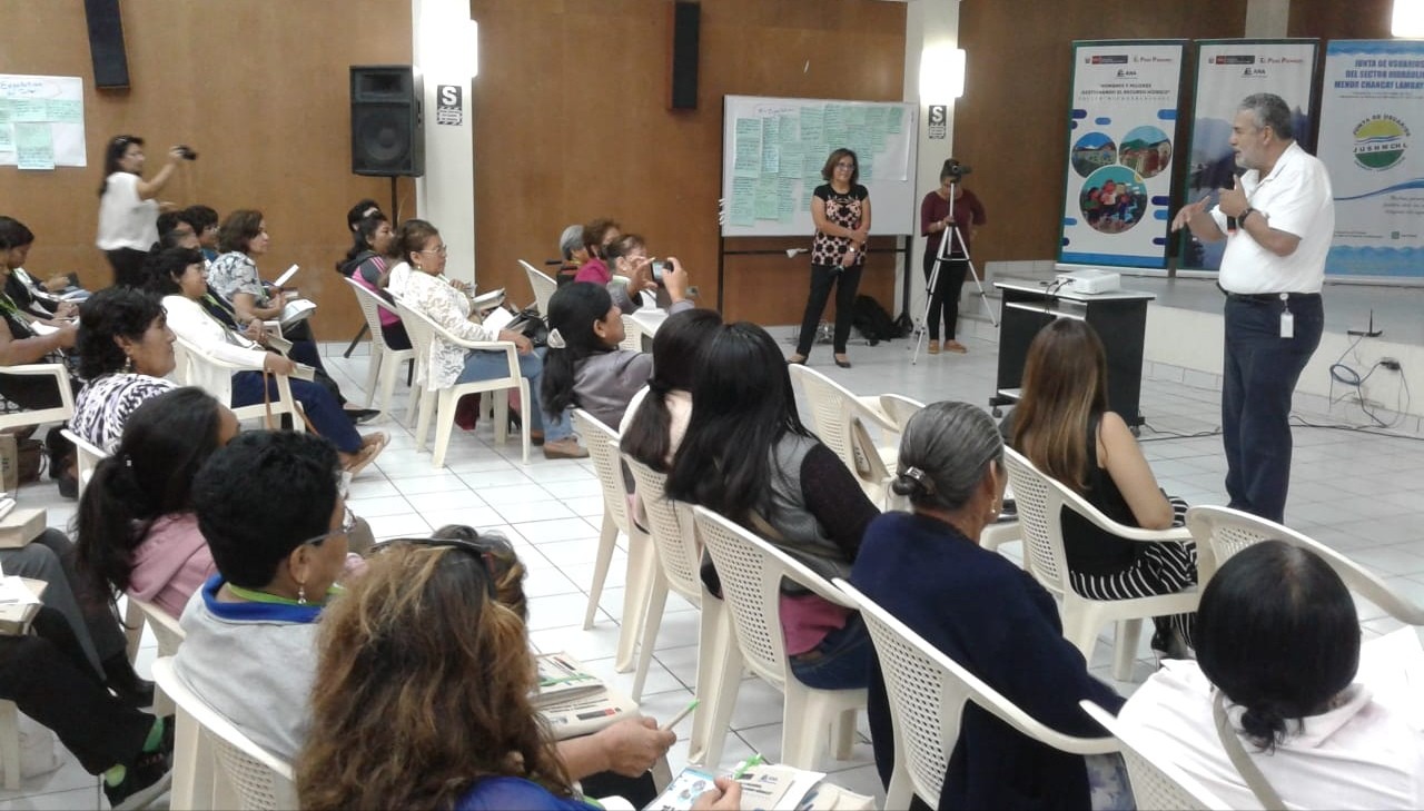 Capacitan a líderes femeninas en gestión del agua y agricultura