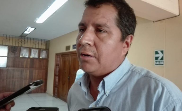 Ponen trabas a comerciantes del centro comercial Plaza del Mar para solicitar certificado de Defensa Civil