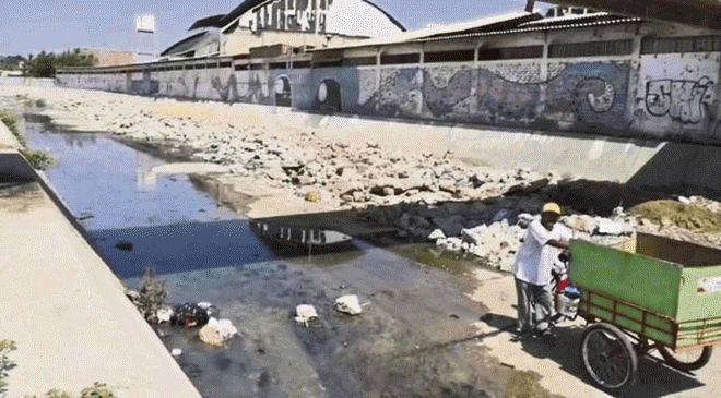 Sullana: Canal Vía se encuentra lleno de basura y desmonte