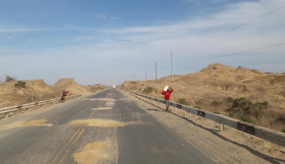 Sullana: trabajadores paralizan obra en Lancones por falta de pagos