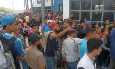 Venezolanos sin visa optan por presentar solicitudes de refugio para entrar al país