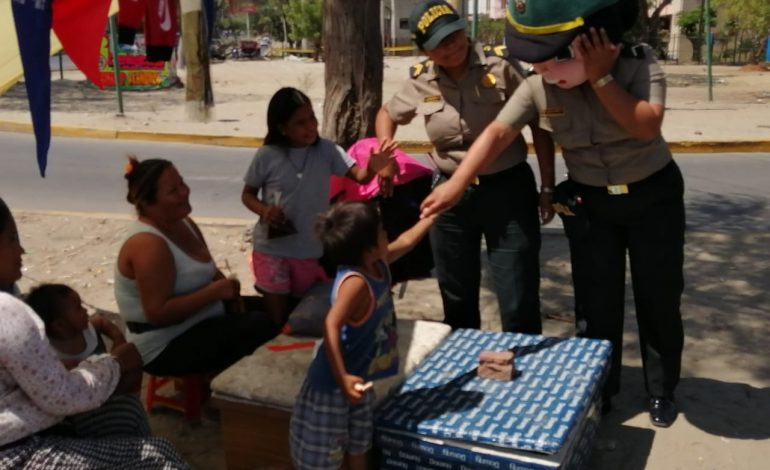 Piura: policías entregan almuerzos a trabajadores de la calle