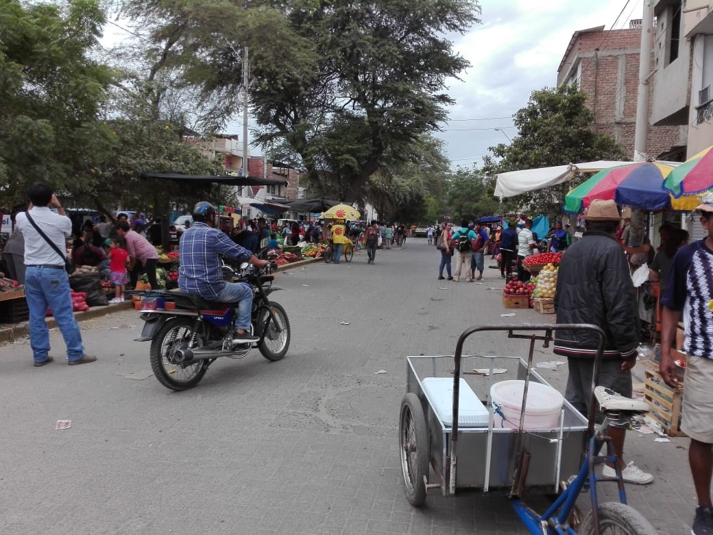 Piura: ambulantes desalojados del Complejo de Mercado invaden calles aledañas