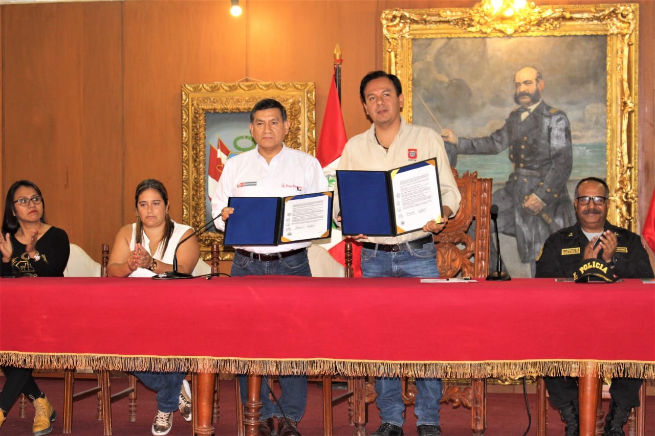 Ministro del Interior firma convenio con Municipalidad de Piura para apoyar a la PNP