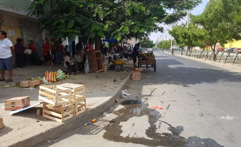 Piura: retiran otra vez a ambulantes de las zonas aledañas con enfrentamientos