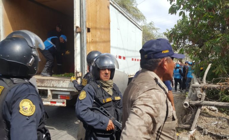 Piura: retiran otra vez a ambulantes de las zonas aledañas con enfrentamientos