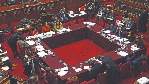 Comisión de Constitución eleva valla a movimientos regionales para mantener inscripción