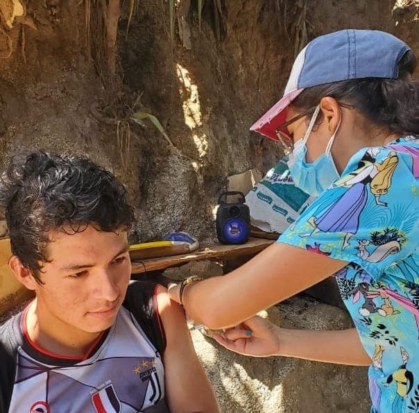 ¡Contra la covid! Inician vacunación de adolescentes en Piura