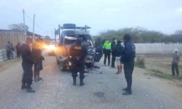 Piura: bus y camioneta chocan en carretera a Cura Mori