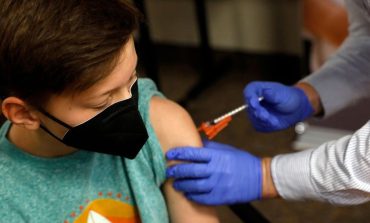 Minsa aprueba protocolo de vacunación contra el COVID-19 a menores de 12 a 17 años