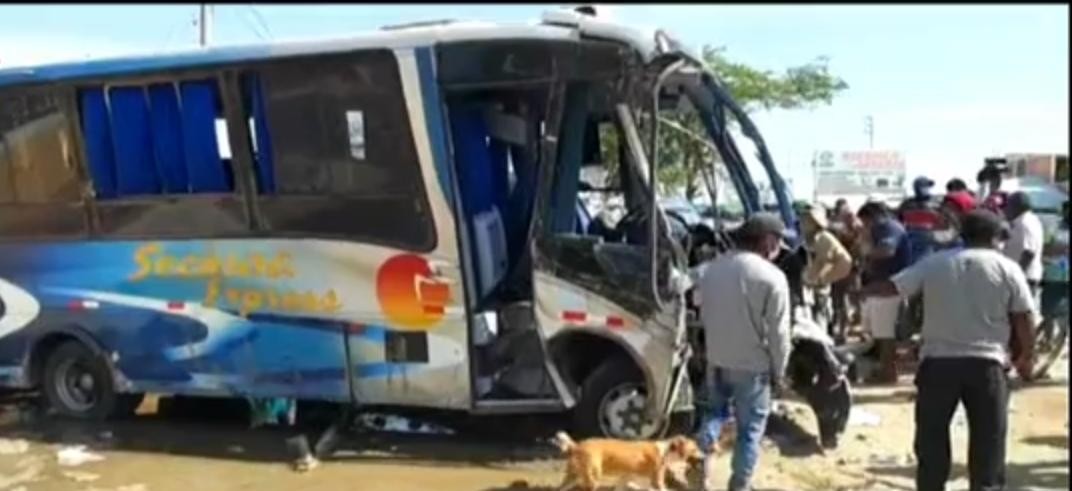 Un padre de familia fallece en despiste de ómnibus en Sechura