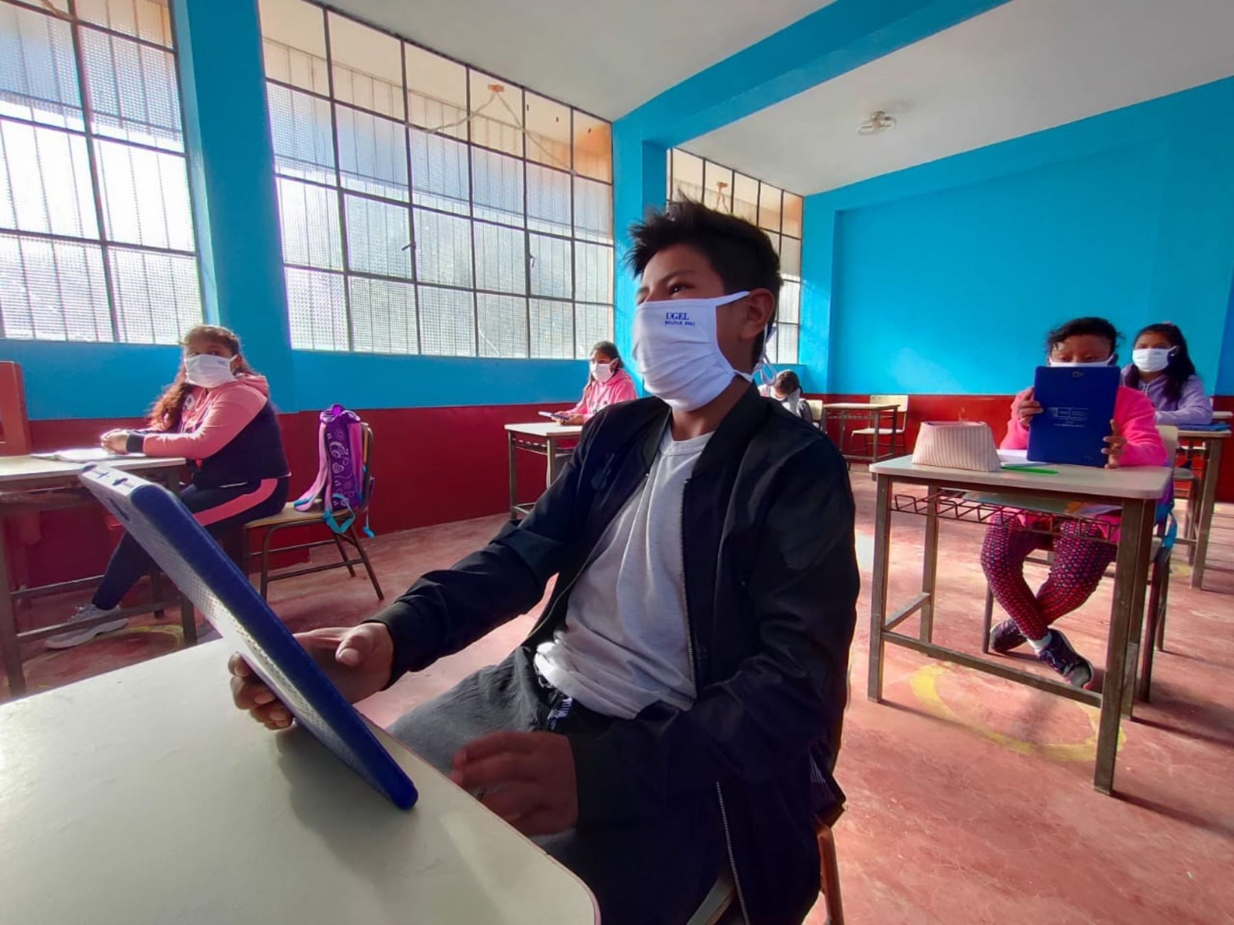 Gobierno se plantea como meta el retorno a clases presenciales en marzo