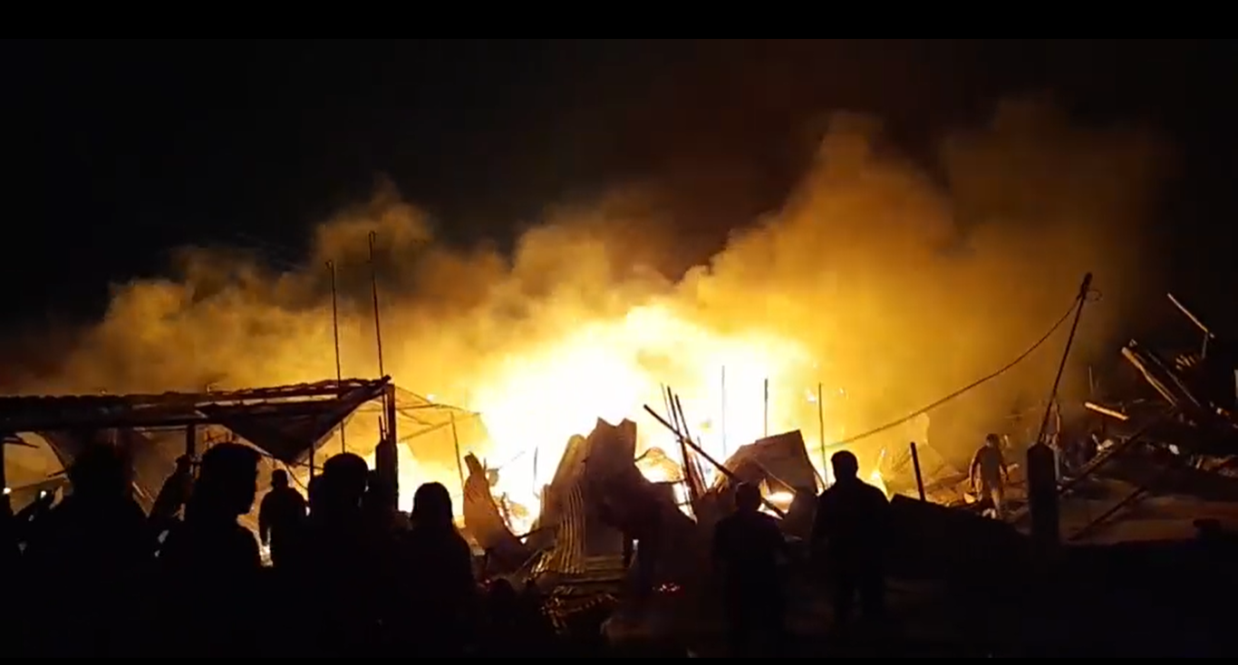 Nueve familias lo pierden todo tras incendio en Veintiséis de Octubre