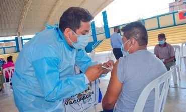 Más de medio millón de piuranos inmunizados contra la COVID-19