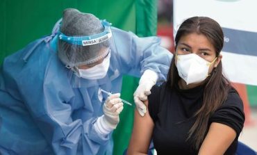 Este lunes inicia vacunación de mayores de 18 a más en Máncora