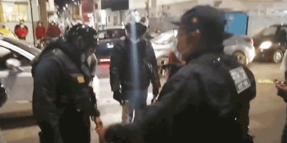 Vecinos golpean a presunto raquetero policia-centro-piura