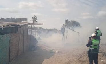Sechura: Incendio consume a dos viviendas en el distrito de Bernal