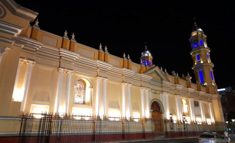 Así luce la Catedral de Piura: con paneles solares e iluminación inteligente