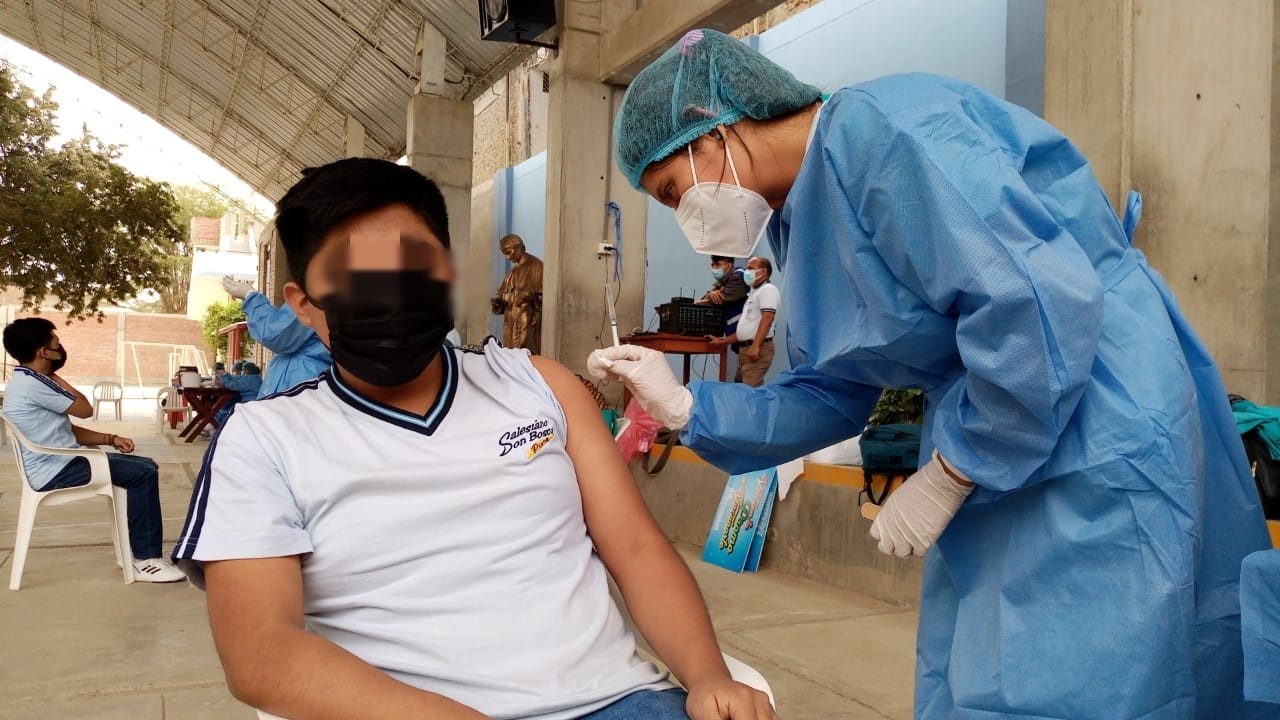 Más de 27 mil adolescentes recibieron la primera dosis de la COVID-19 en Piura