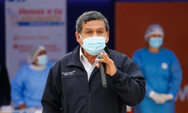 Ministro de Salud anuncia dosis de refuerzo para toda la población