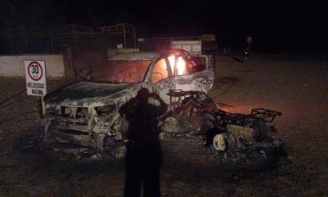 Turba quema seis vehículos de Caña Brava en La Huaca