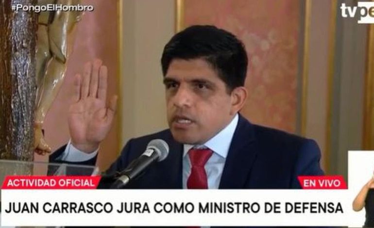 Juan Carrasco vuelve al Gabinete y jura como ministro de Defensa