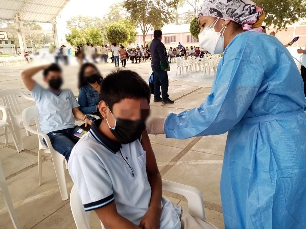 Piura: Inician vacunación a 800 estudiantes entre 12 y 17 años de la región