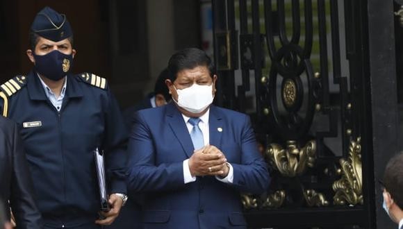Fiscal de la Nación abre investigación contra Walter Ayala y Bruno Pacheco por presión en ascensos