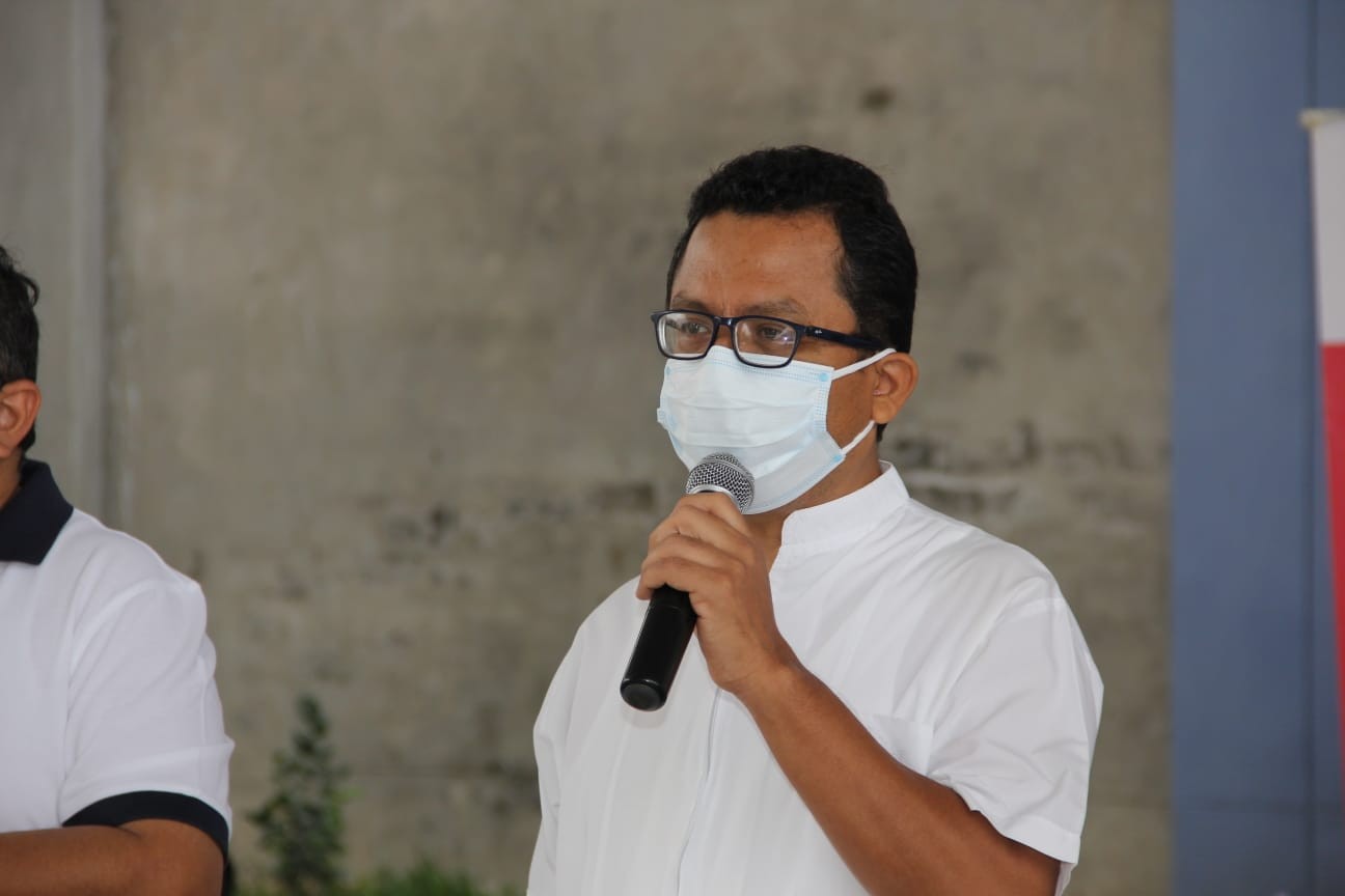 Enrique Cruz: “Pacientes con covid-19 pasan directo a UCI”