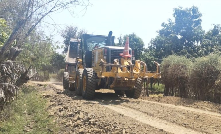 Mejoran cinco kilómetros de trocha carrozable en Tambogrande