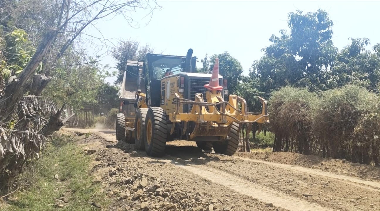 Mejoran cinco kilómetros de trocha carrozable en Tambogrande trochas carrozables Tambogrande