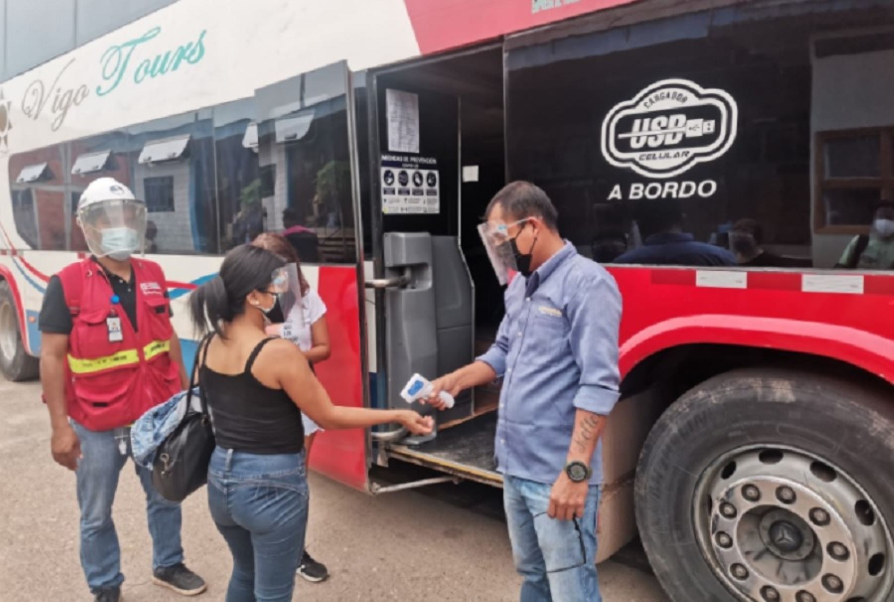 Mayores de 45 años necesitan desde hoy vacuna contra covid-19 para viajar a provincia buses-interprovinciales.