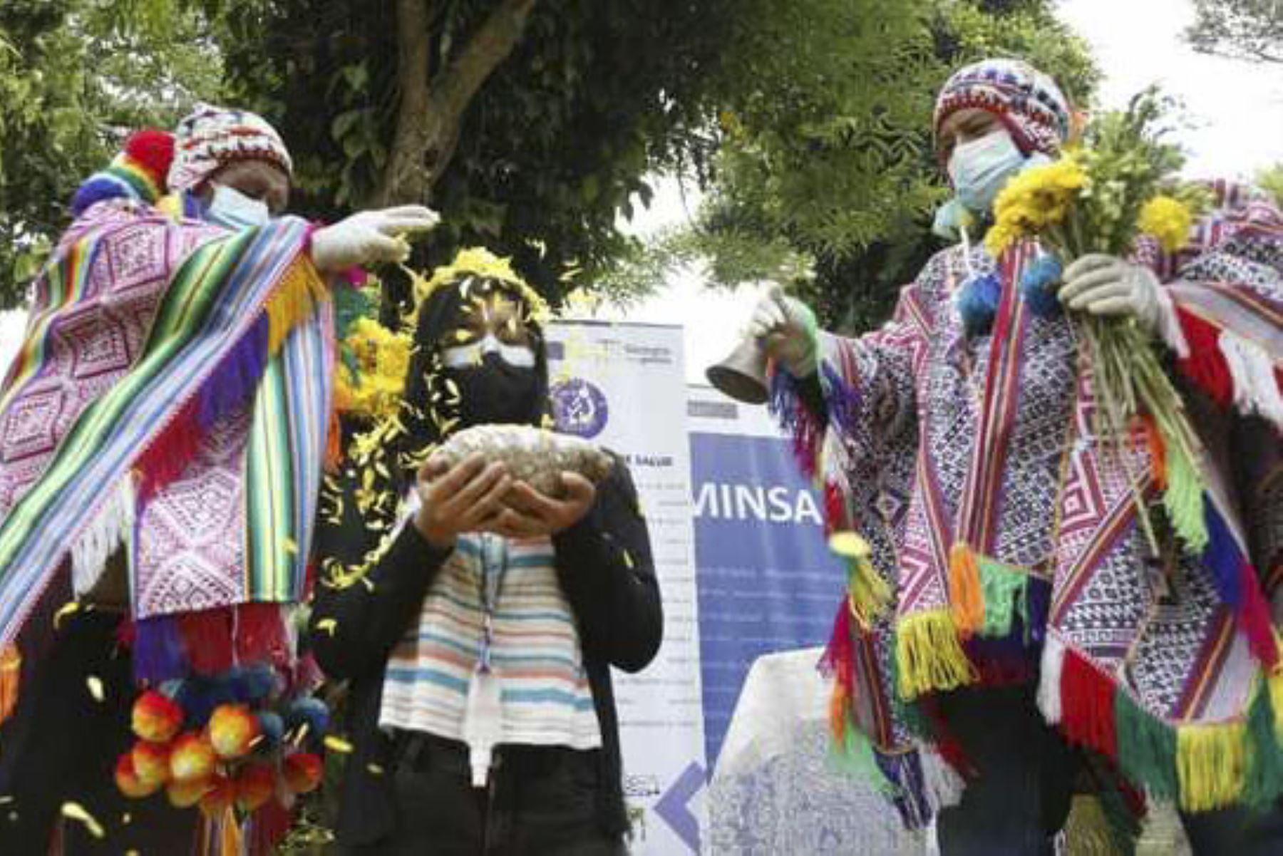 Año Nuevo: Minsa alerta sobre peligros de baños de florecimiento