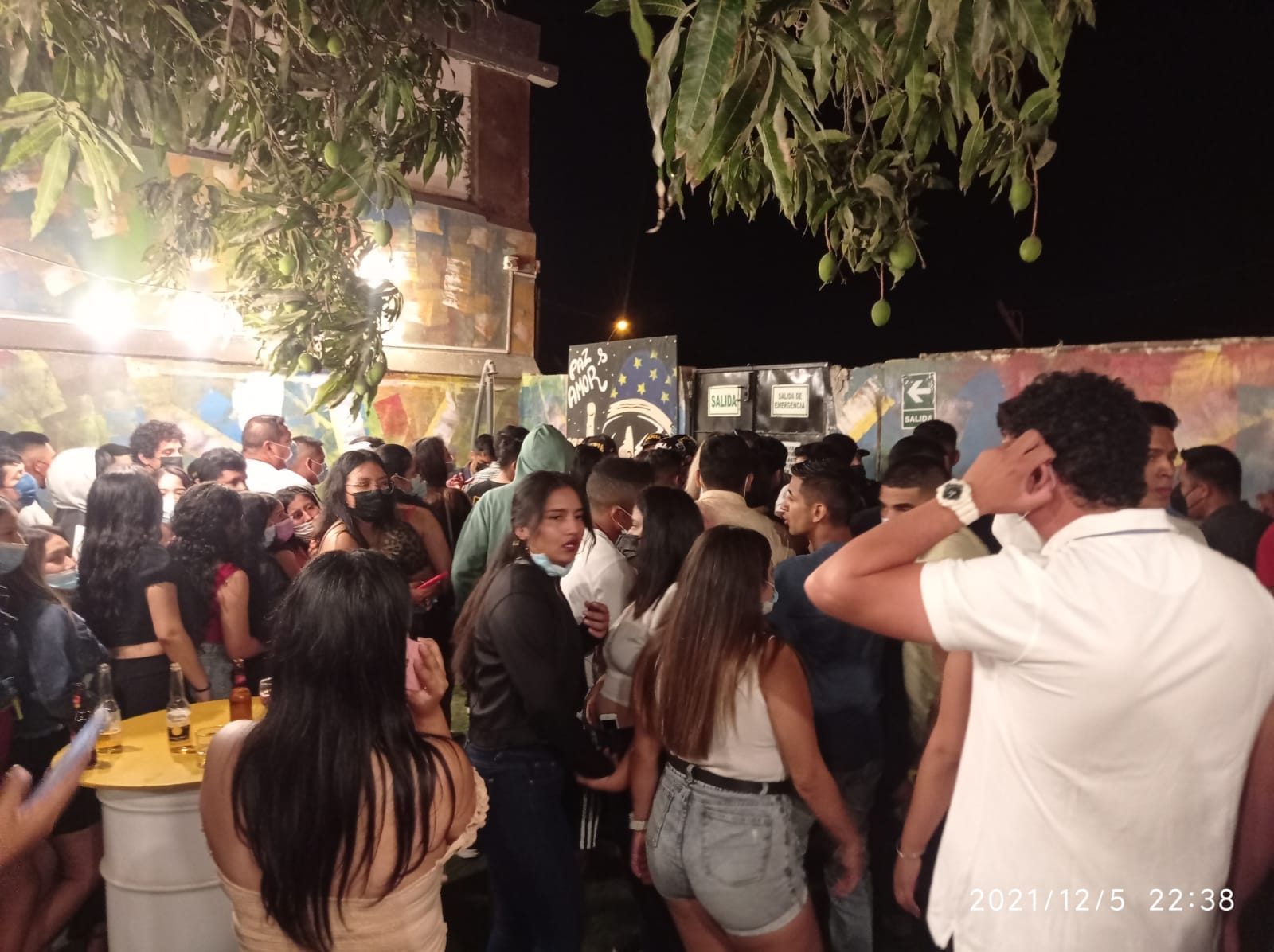 Encuentran a más de 200 personas en locales de Sullana que incumplían toque de queda intervención de locales en Sullana