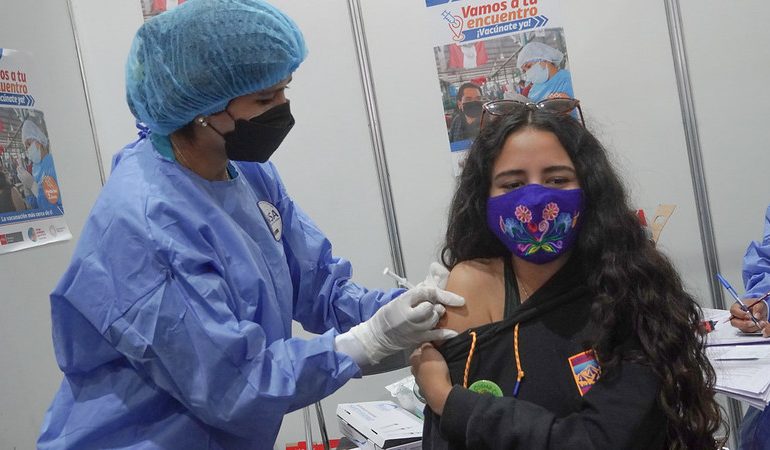 Covid-19: Perú superó el 70 % de la población objetivo vacunada con dos dosis