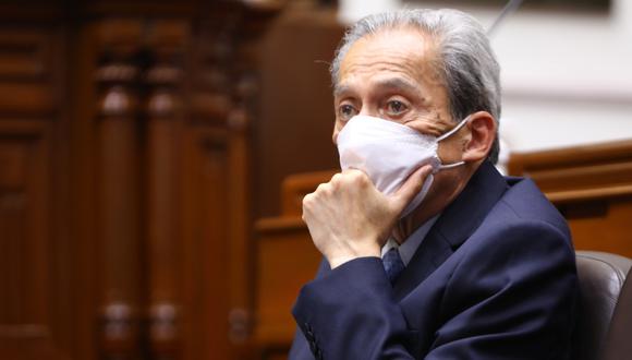 Ministro de Educación, Carlos Gallardo, fue censurado por el Congreso y debe renunciar al cargo