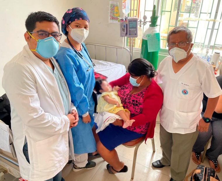 Hospital Santa Rosa: Bebé de cuatro meses que utilizaba ventilador mecánico fue operado con éxito