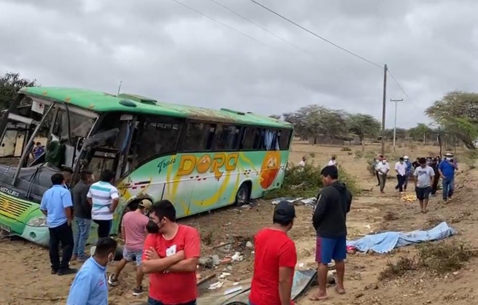 Piura: volcadura de bus Dora deja una persona fallecida y más de 30 heridos