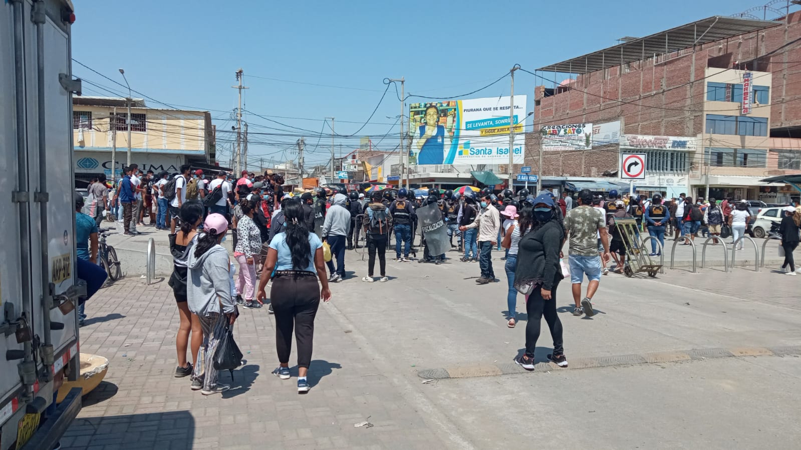 Ambulantes piden a alcalde de Piura los deje trabajar en las vías públicas