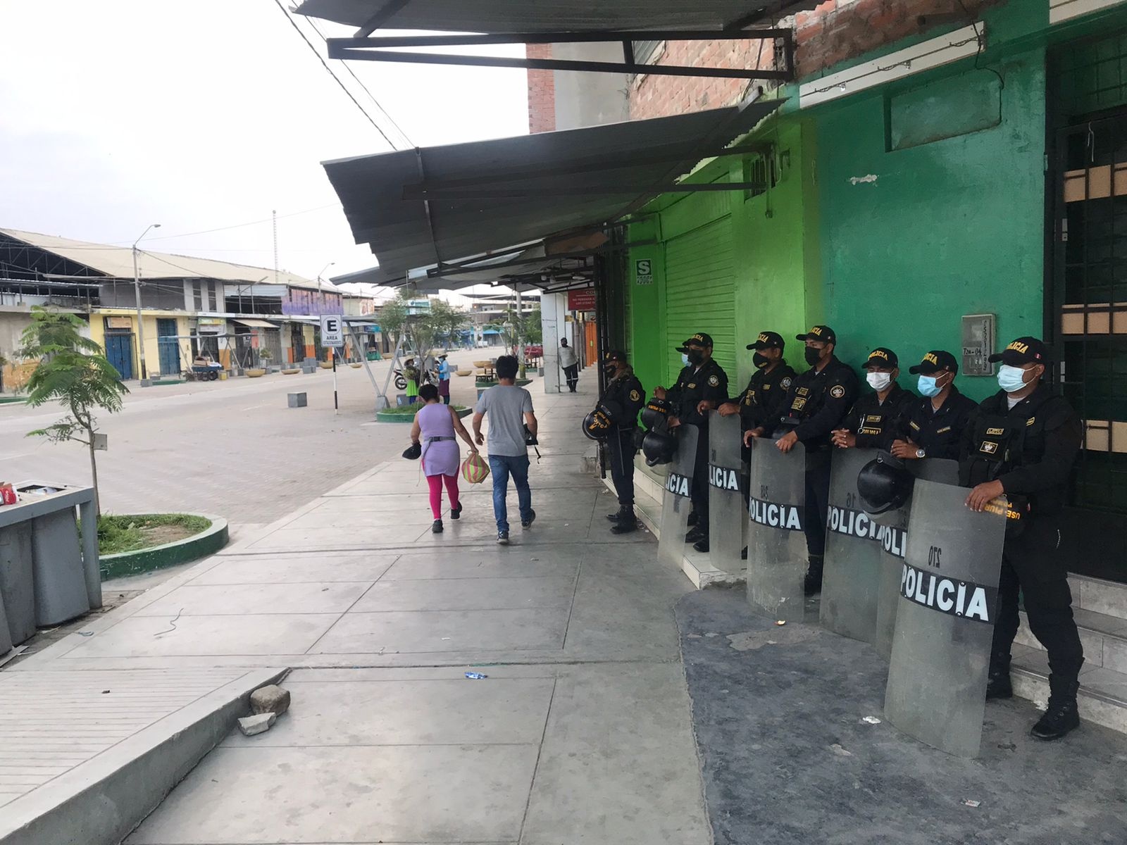 Recuperan vías ocupadas por ambulantes en el Complejo de Mercados de Piura