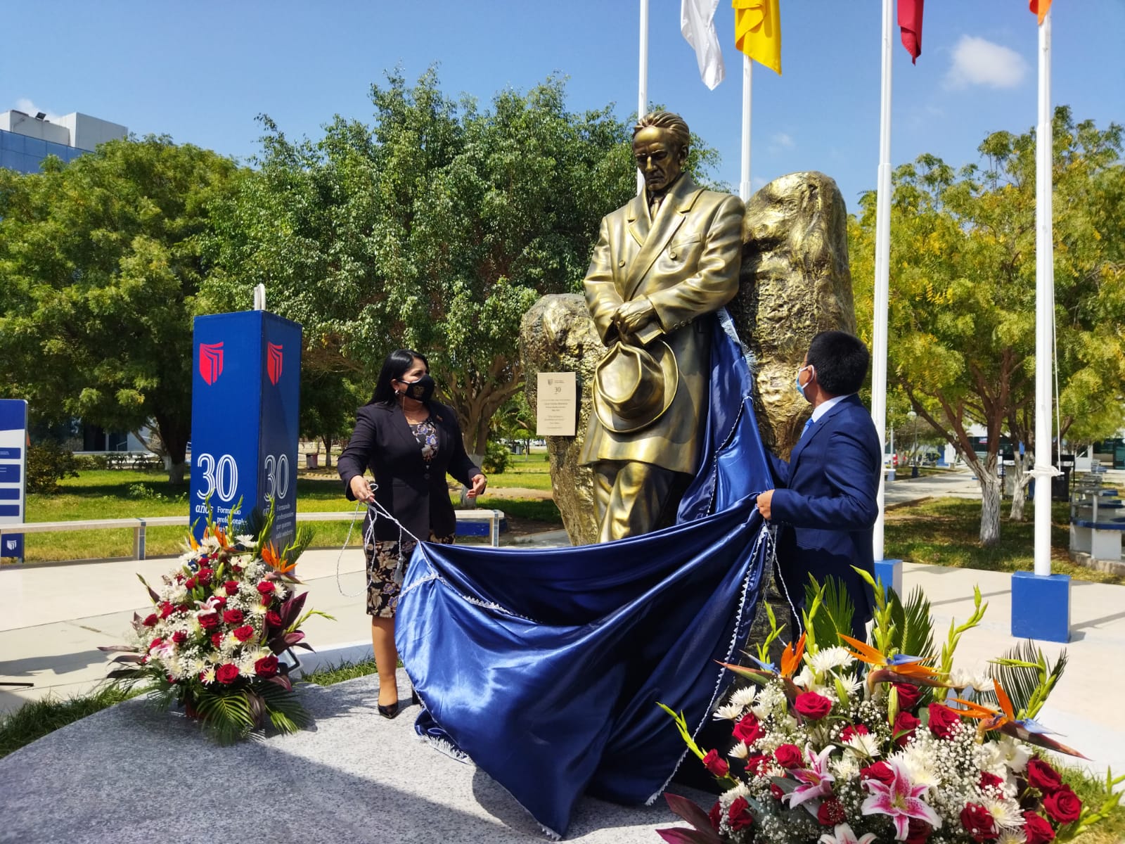 Piuranos podrán visitar gratuitamente escultura de César Vallejo