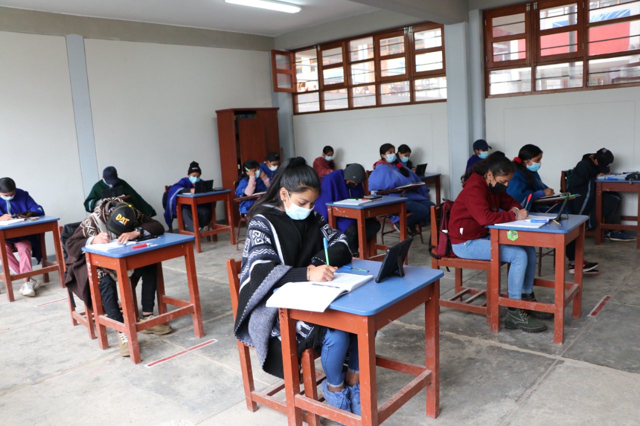 Piura: Escolares de cerca de 100 colegios de la región retomaron la semipresencialidad