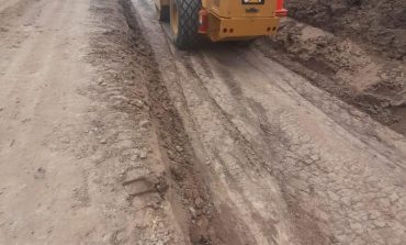 Pobladores denuncian deficiencias en carretera de Yanchalá - Espíndola con inversión de 66 millones