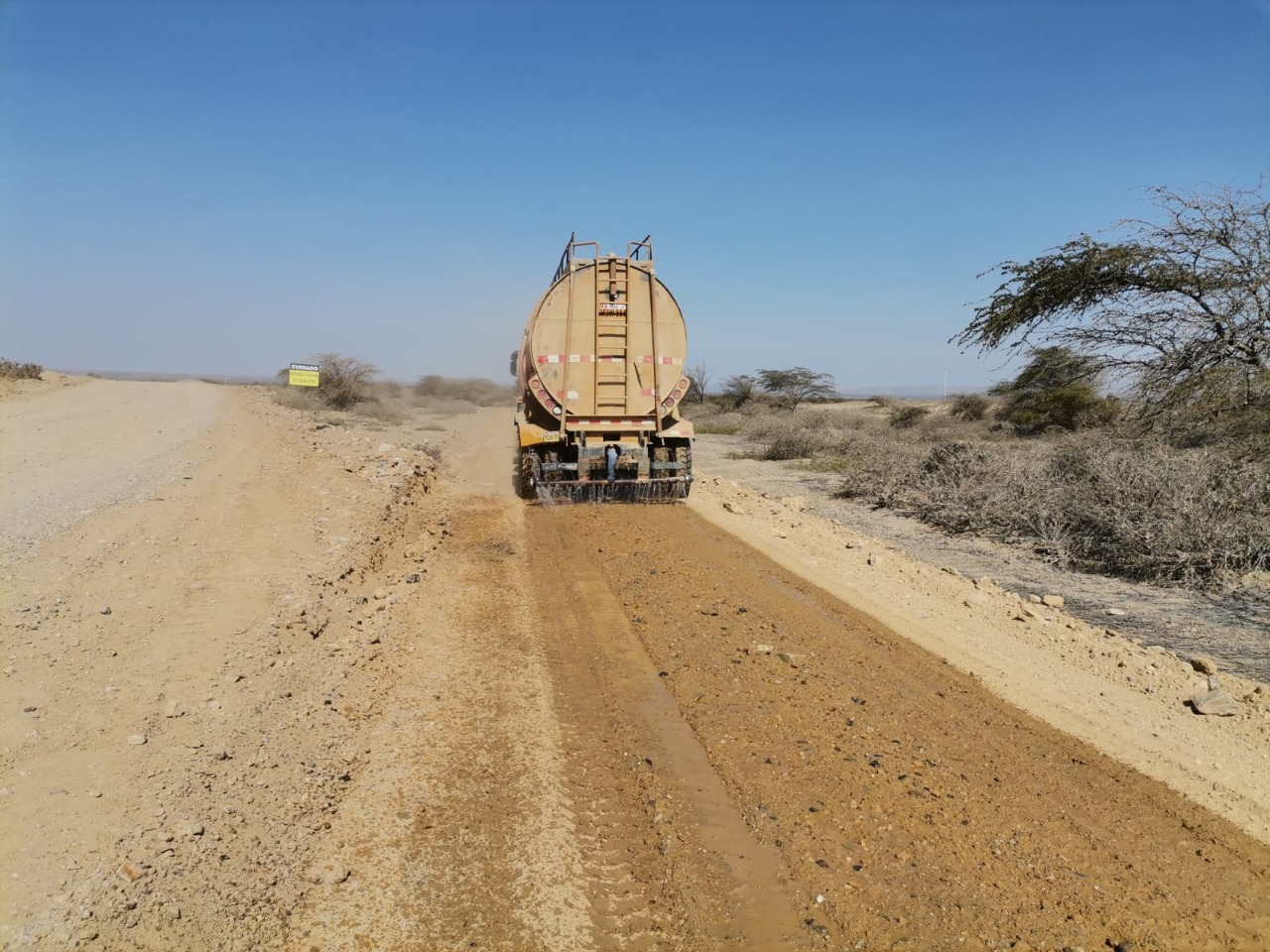 Realizan mantenimiento en la carretera Paita-La Islilla mantenimiento carretera Paita-La Islilla